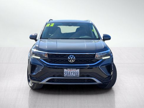 Used 2022 Volkswagen Taos SE AWD/4WD image 2