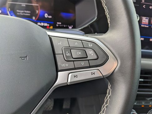 Certified 2024 Volkswagen Taos SE w/ Panoramic Sunroof Package image 33