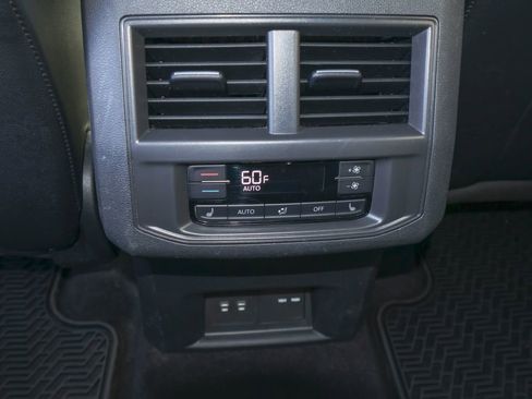 Used 2022 Volkswagen Atlas SEL Premium image 19