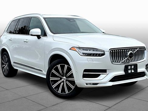 Certified 2023 Volvo XC90 B5 Plus image 2