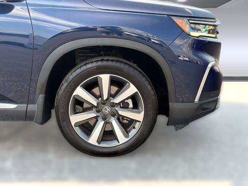 Used 2025 Honda Pilot Touring image 16