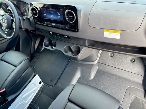 New 2026 Mercedes-Benz Sprinter 2500 image 24