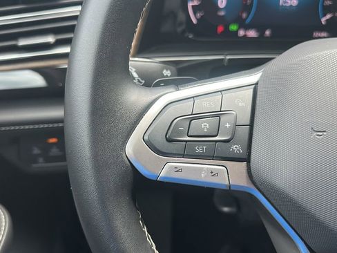 Used 2025 Volkswagen Atlas SE AWD/4WD image 22