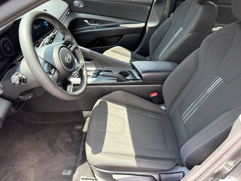 Used 2024 Hyundai Elantra SEL FWD image 9