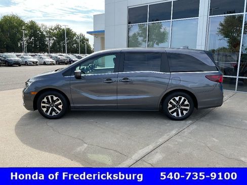 Certified 2026 Honda Odyssey EX-L image 3
