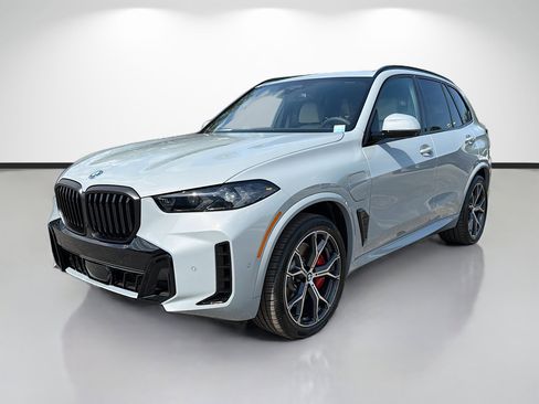 New 2026 BMW X5 xDrive50e w/ Executive Package AWD/4WD image 7