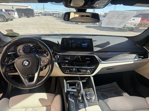Used 2017 BMW 530i xDrive image 12