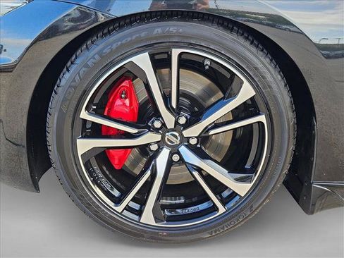 Used 2019 Nissan 370Z Touring Sport RWD image 21