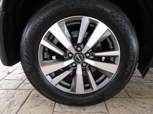 Certified 2023 Nissan Pathfinder SL w/ Black Appearance Package image 13