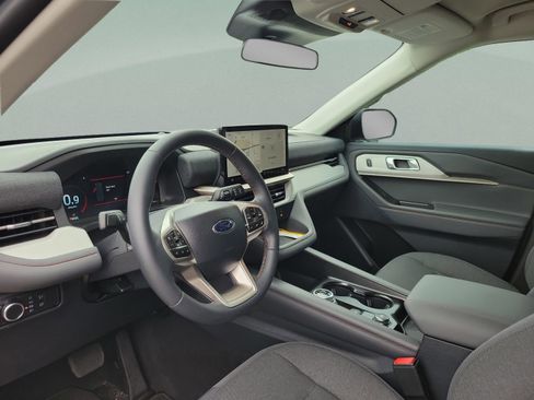 New 2026 Ford Explorer Active image 7