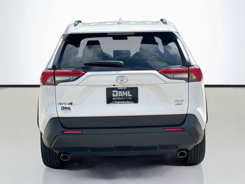 Used 2025 Toyota RAV4 XLE AWD/4WD image 12