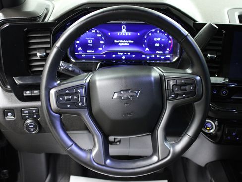 Used 2025 Chevrolet Silverado 2500 ZR2 w/ Technology Package image 18