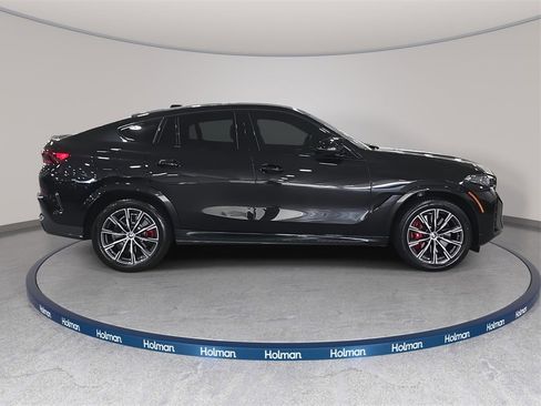 Certified 2025 BMW X6 M60i w/ Dynamic Handling Package image 4