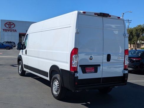 Used 2025 RAM ProMaster 2500 w/ Convenience Group image 14
