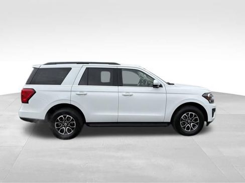 Used 2024 Ford Expedition XLT AWD/4WD image 9