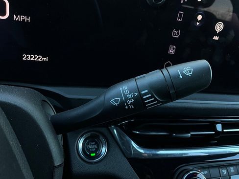 Used 2025 Buick Envista Sport Touring image 36