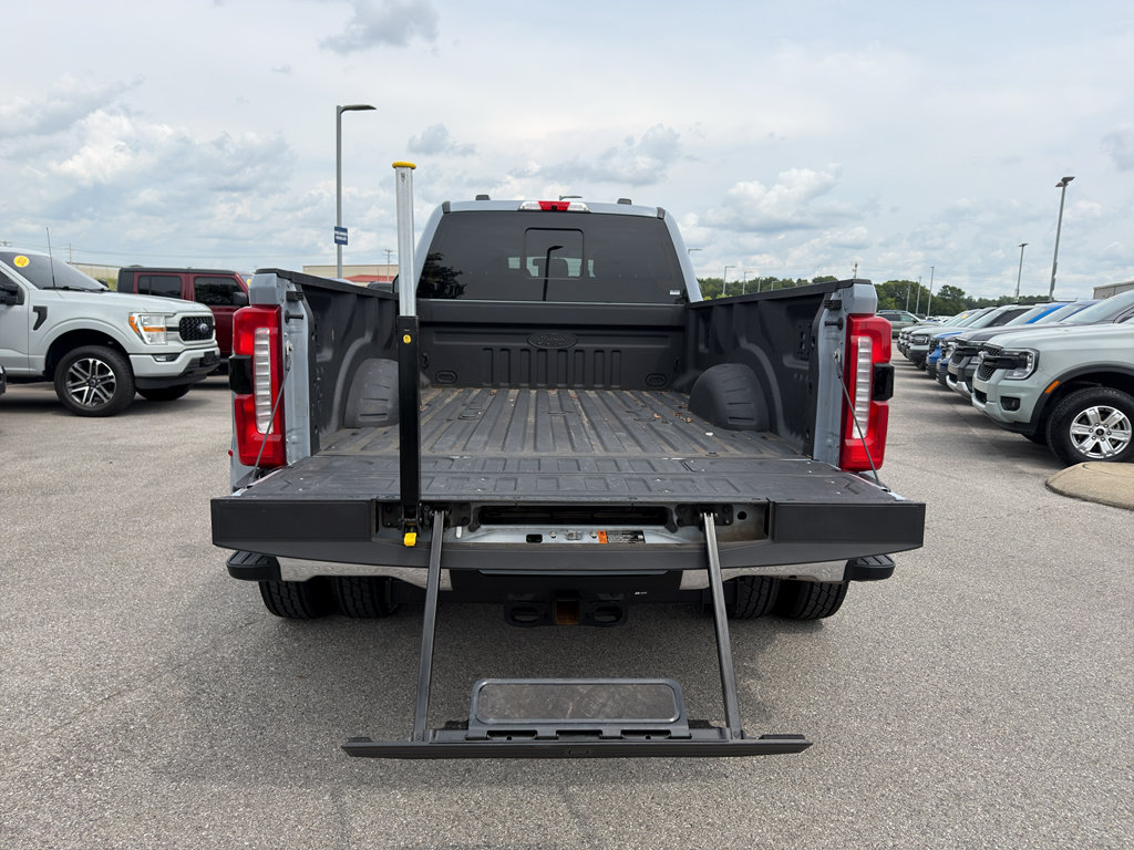 Used 2024 Ford F350 Lariat w/ Lariat Ultimate Package AWD/4WD image 30