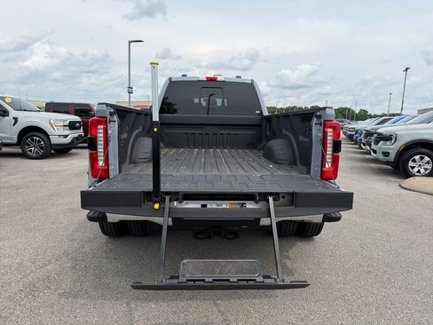 Used 2024 Ford F350 Lariat w/ Lariat Ultimate Package AWD/4WD image 30