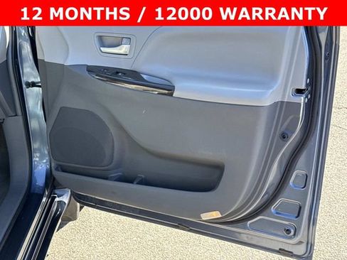 Used 2017 Toyota Sienna XLE Premium image 8