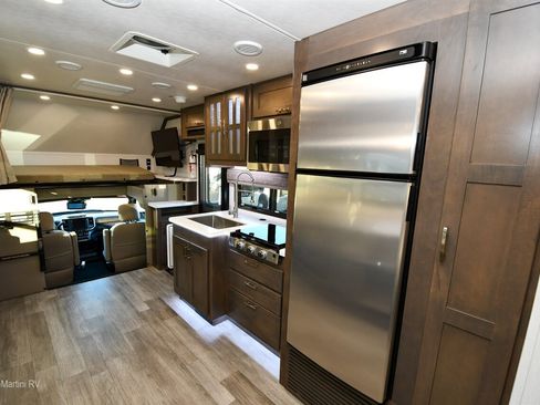 Used 2024 RAM 5500 SLT w/ Quick Order Package 2YG SLT image 13