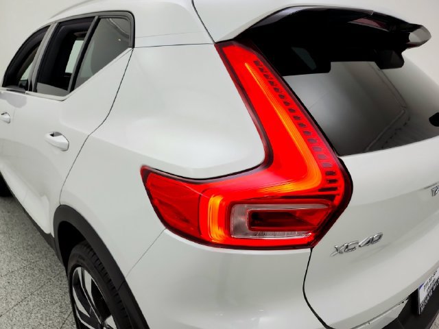 Used 2024 Volvo XC40 B5 Plus w/ Protection Package Premier AWD/4WD image 33