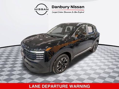 Certified 2025 Nissan Kicks SV w/ SV Premium Package AWD/4WD image 8