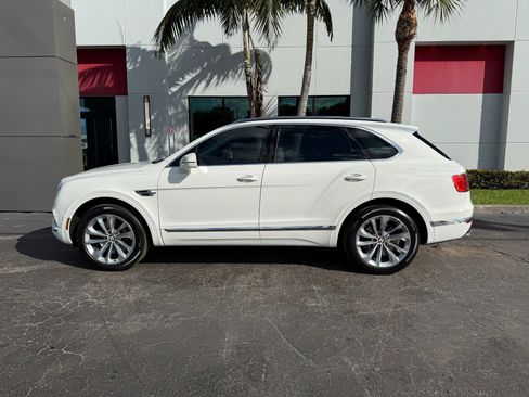 Used 2020 Bentley Bentayga image 11