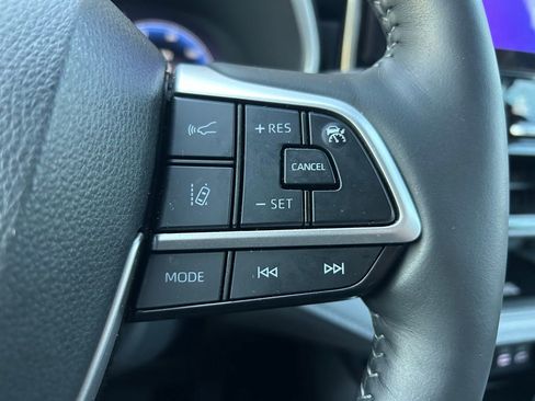 Used 2025 Toyota Highlander Limited image 20