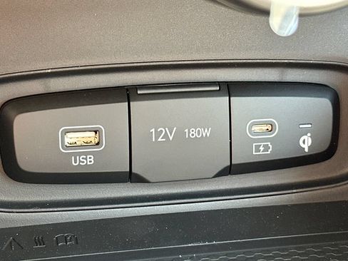 New 2026 Hyundai Venue SEL FWD image 32