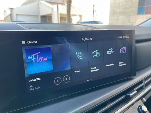 Used 2025 Hyundai Santa Fe SEL image 21