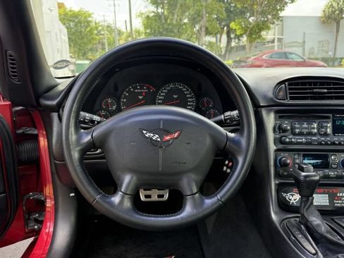 Used 2000 Chevrolet Corvette Coupe w/ Performance Handling Pkg RWD image 11