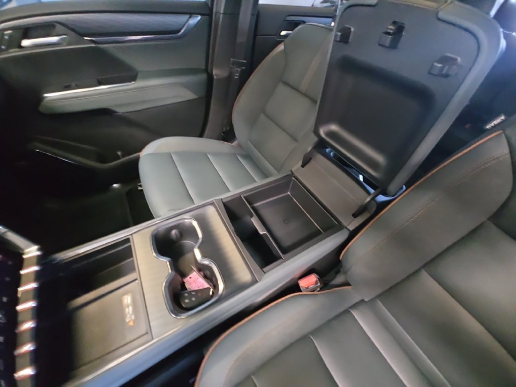 Certified 2024 GMC Acadia AT4 w/ LPO, Floor Liner Package AWD/4WD image 33