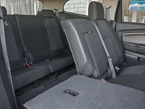 Used 2012 Chevrolet Traverse LT image 22