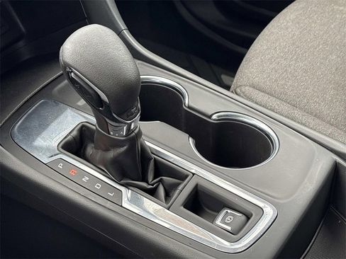 Used 2023 Chevrolet Equinox LT image 34