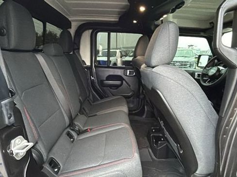 Used 2024 Jeep Gladiator Rubicon image 13