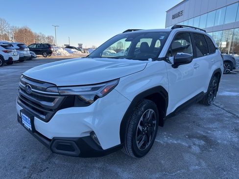 Used 2025 Subaru Forester Limited image 5