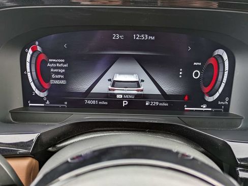 Used 2024 Nissan Pathfinder Platinum FWD image 31