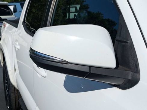 Used 2021 Toyota Tacoma TRD Sport AWD/4WD image 12