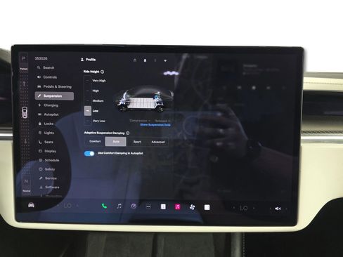 Used 2022 Tesla Model X Plaid image 28