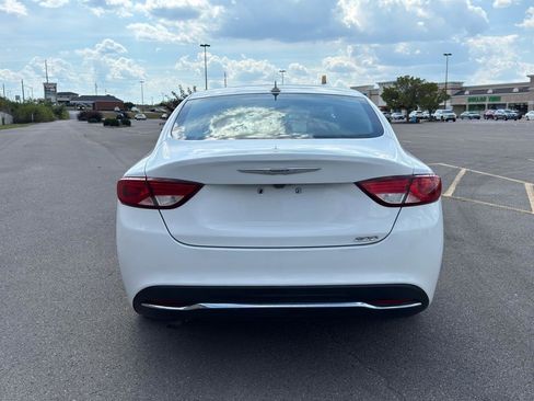 Used 2017 Chrysler 200 Limited Platinum FWD image 4