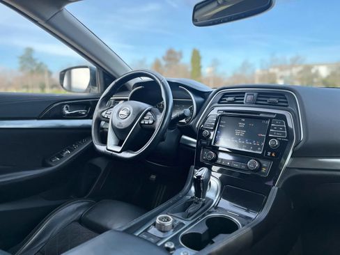 Used 2016 Nissan Maxima SR FWD image 16