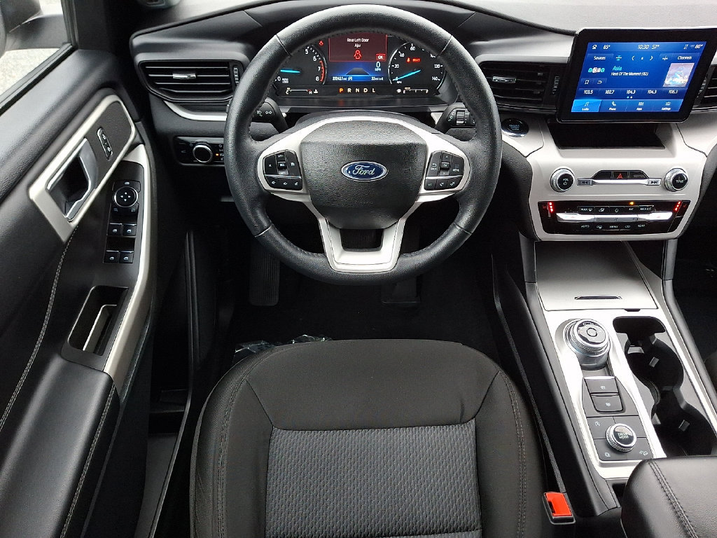 Used 2023 Ford Explorer XLT AWD/4WD image 12