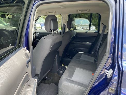 Used 2016 Jeep Patriot Sport w/ Power Value Group AWD/4WD image 10