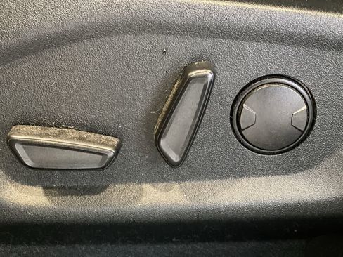 Used 2019 Ford Explorer XLT AWD/4WD image 15