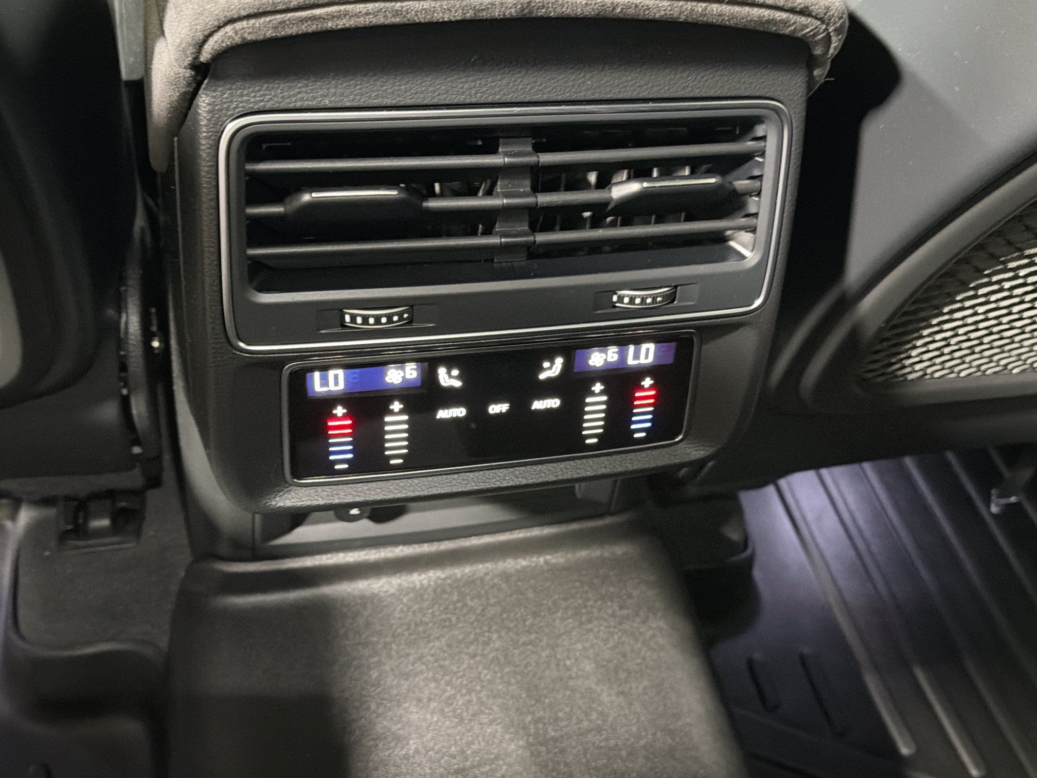 Used 2023 Audi RS Q8 AWD/4WD image 20