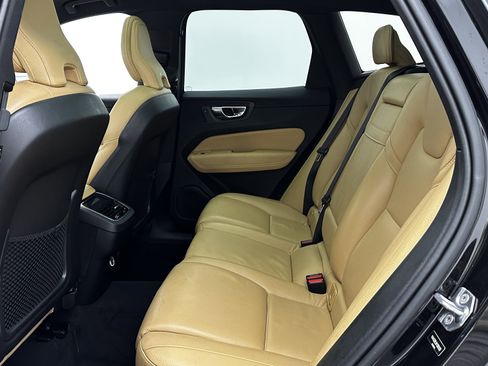 Used 2019 Volvo XC60 T6 Inscription w/ Protection Package Premier image 28