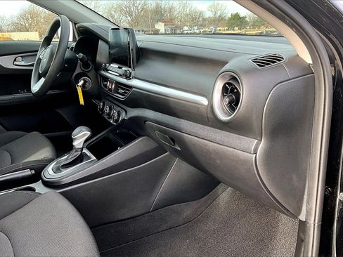 Used 2024 Kia Forte LX image 13