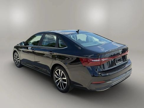 Used 2025 Volkswagen Jetta SE FWD image 5