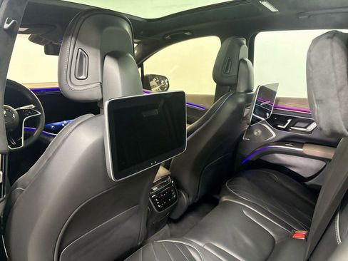 Certified 2023 Mercedes-Benz EQS 580 4MATIC SUV w/ Pinnacle Trim Package image 30