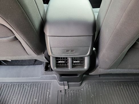 Used 2025 Chevrolet Equinox LT w/ Safety and Technology Package FWD image 10